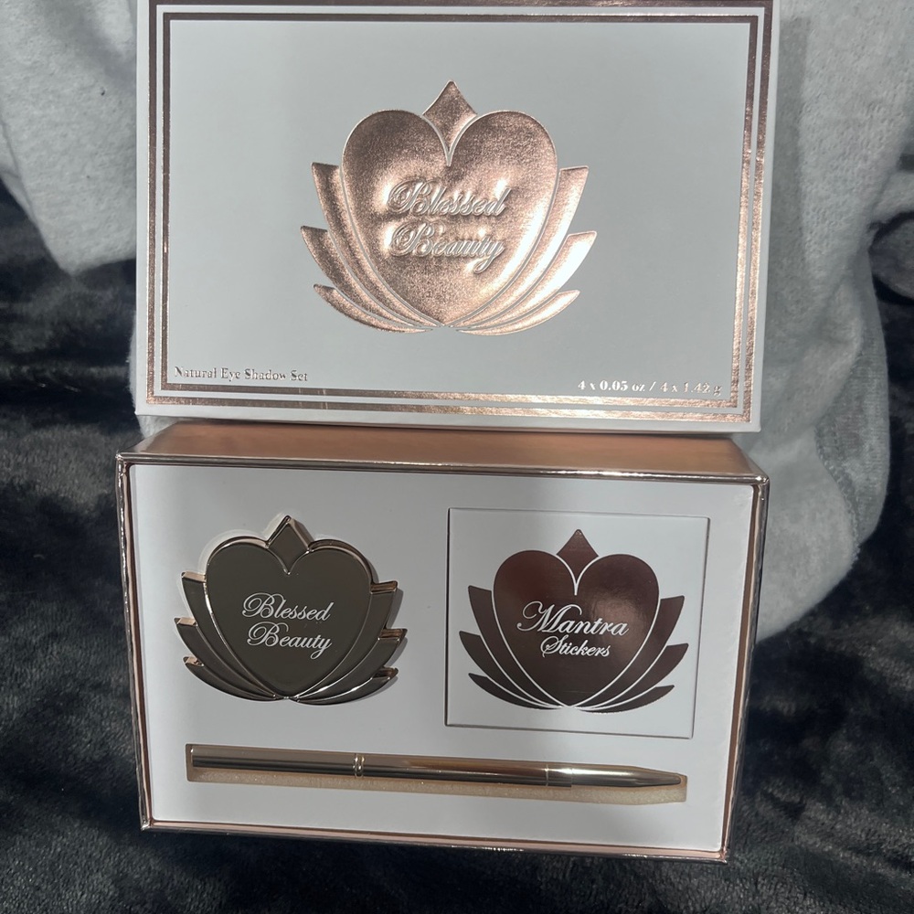 Blessed Beauty Natural Eye Shadow Set & Brush Set